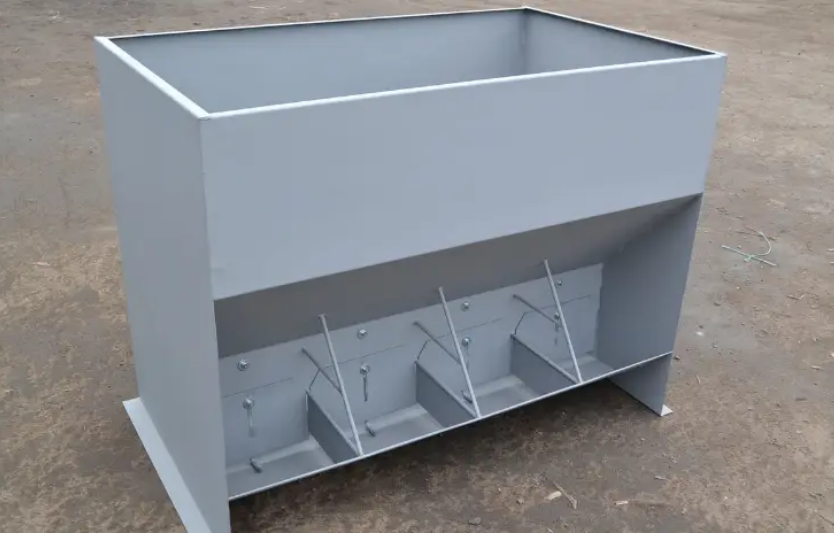 Кормушка для свиней: варіанти конструкцій